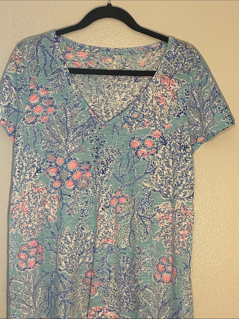 Lilly Pulitzer V-Neck Short Sleeve Tee in Aqua, Pink and Blue Floral